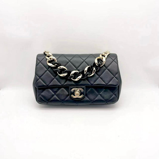 Preloved Chanel Black n Gold Elegant/ Resin / Big Chain Flap Bag