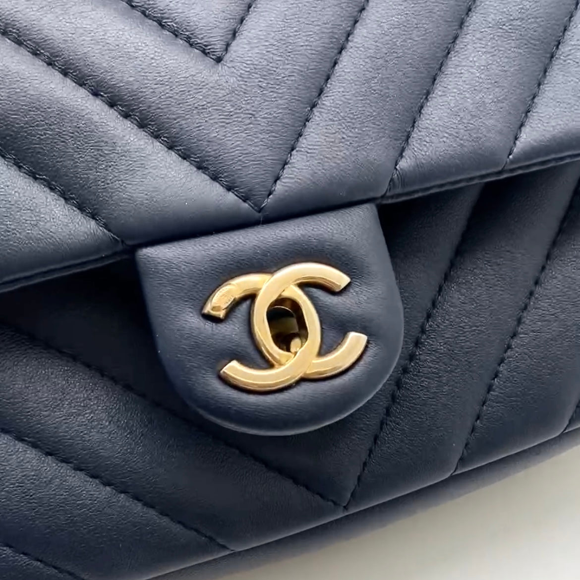 Preloved Chanel Chevron Mini Rectangle 20cm