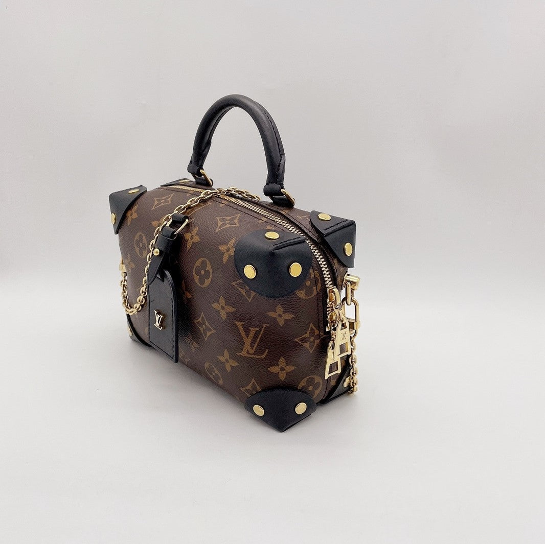 What's in my Louis Vuitton Petite Malle Souple Bag #LVbag #whatsinmyba