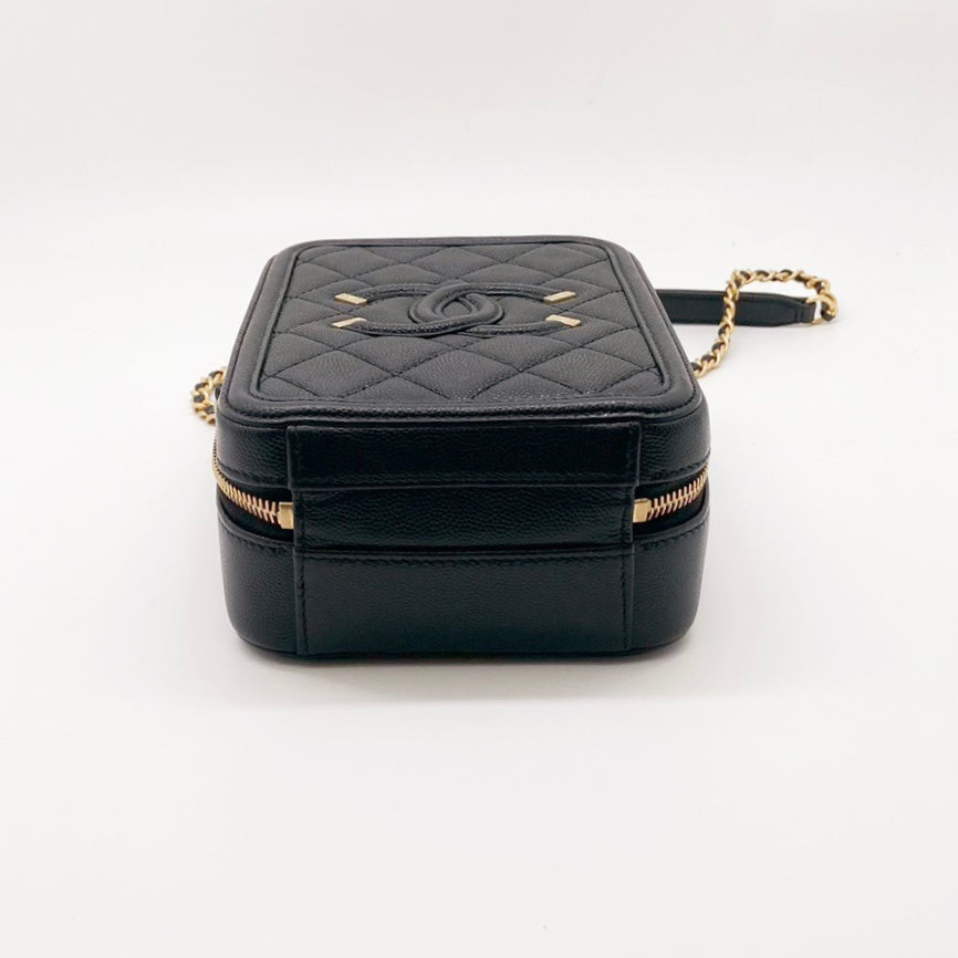 Preloved Chanel CC Filigree Vanity Case Vertical