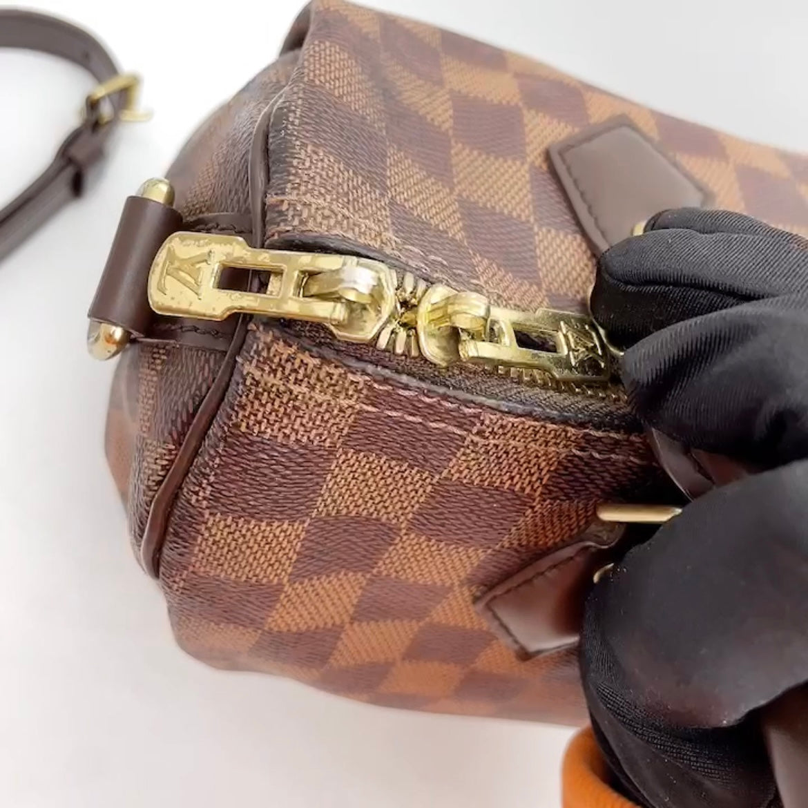 Bought Speedy LV bag on Fashionphile and the straps are melted : r